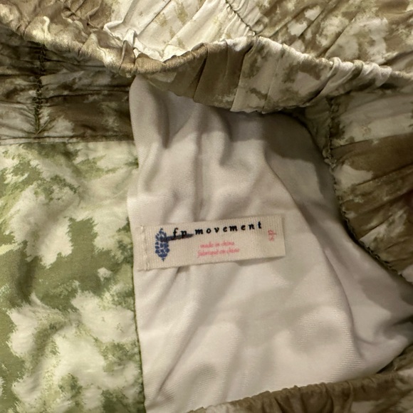 NWOT Free People Movement The Way Home Printed Shorts / Green Combo size small - Picture 6 of 6